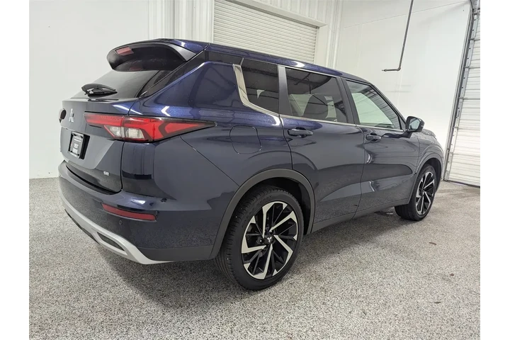 $25997 : Mitsubishi Outlander 2024 SE image 3