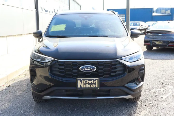 $24988 : 2025 Escape ST-Line AWD image 2