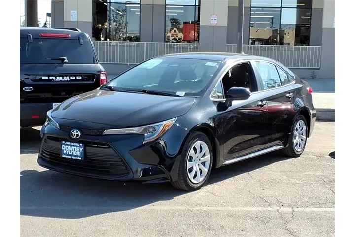 $19846 : Toyota Corolla 2024 LE 4dr S image 1
