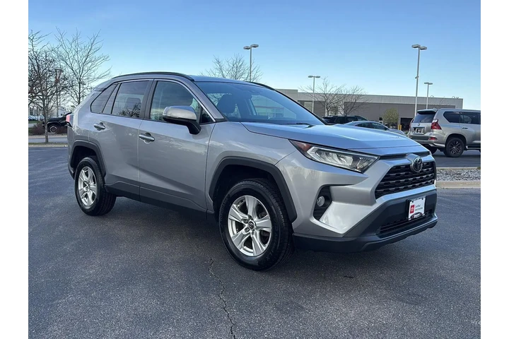 $23888 : Silver Certified 2020 RAV4 XLE image 7