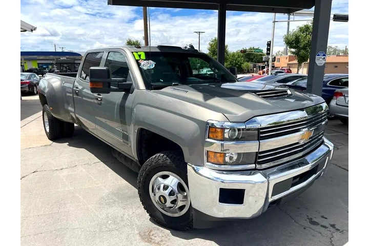 2017 Silverado 3500HD LT Crew image 3