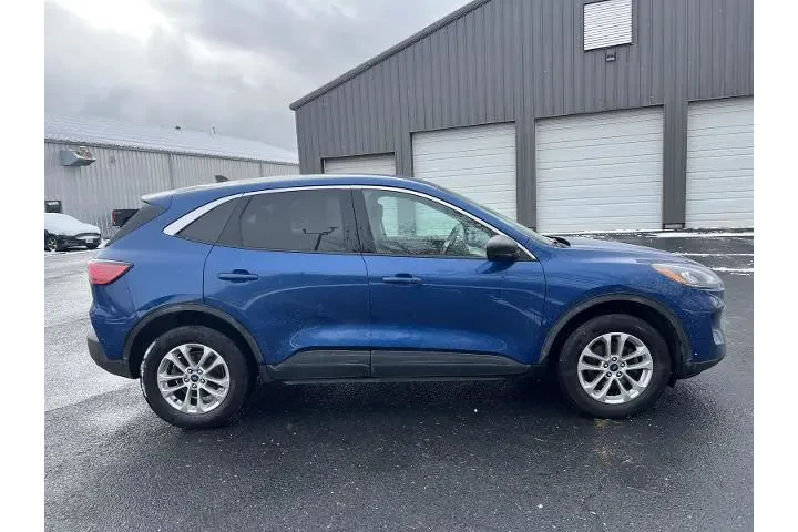 $20997 : Ford Escape 2022 AWD SE 4dr image 2