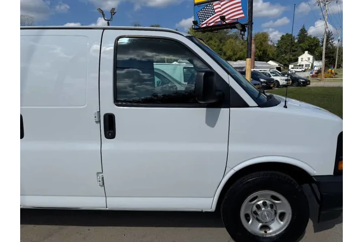 $11750 : 2017 Express 2500 image 4