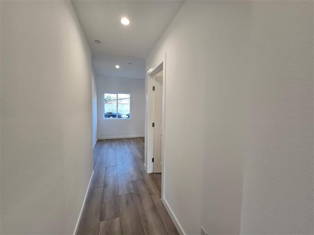 $4095 : North Hollywood Townhouse image 7