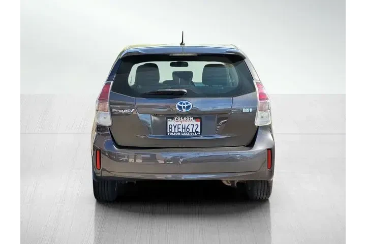 $14812 : Toyota Prius v 2017 Two 4dr image 5