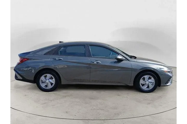 $20333 : Hyundai ELANTRA 2025 SE 4dr image 6