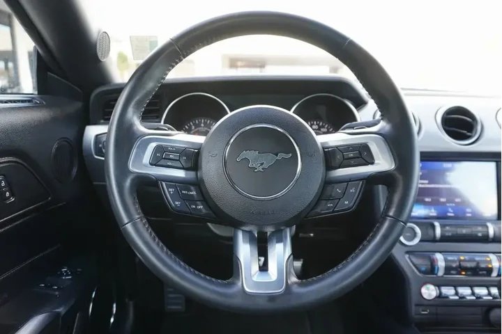 $25988 : Ford Mustang 2021 EcoBoost P image 10