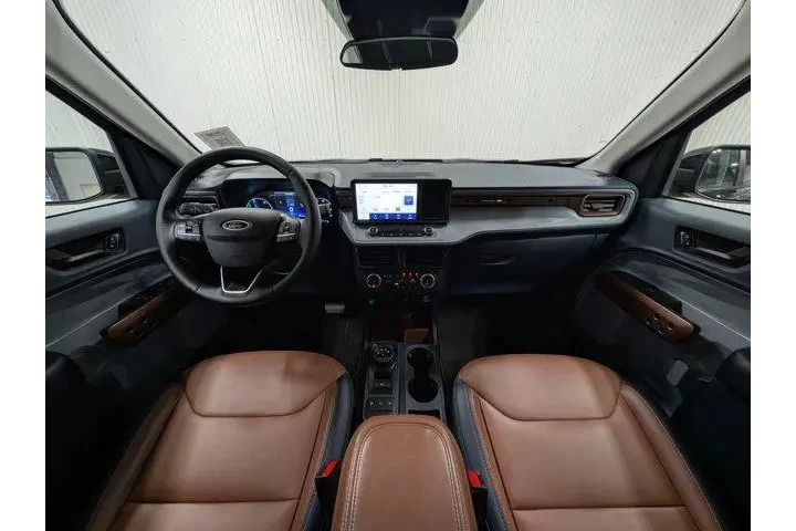 $27998 : Ford Maverick 2024 Lariat 4d image 3