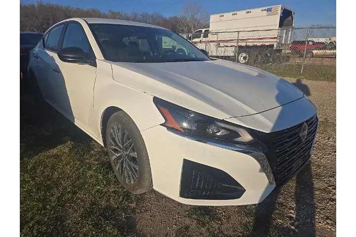 $19732 : Nissan Altima 2025 2.5 SV 4d image 4