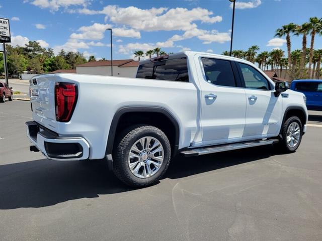 $67475 : New 2024 Sierra 1500 Denali image 6