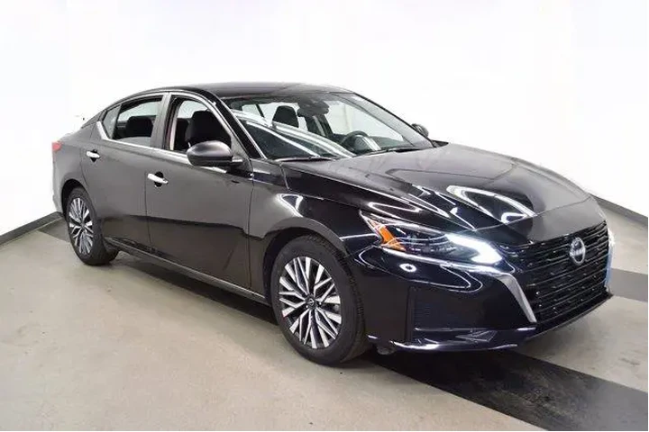 $20994 : Nissan Altima 2025 2.5 SV 4d image 2
