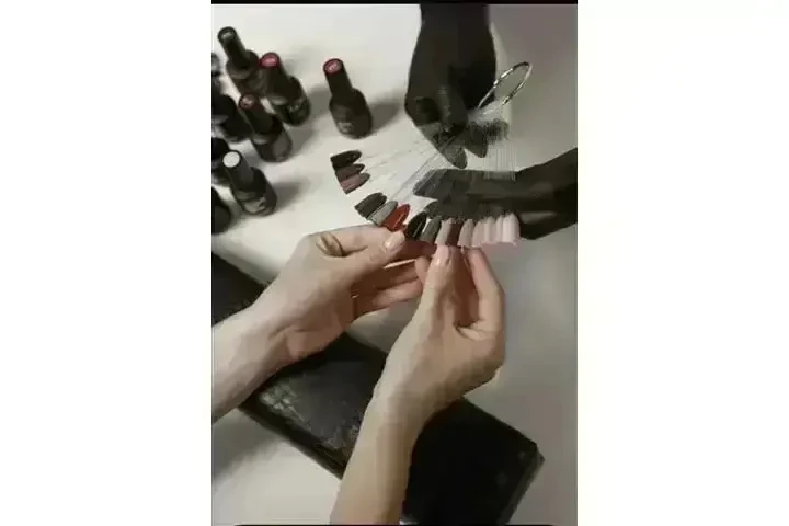 BUSCAMOS MANICURISTAS EN LA. image 2
