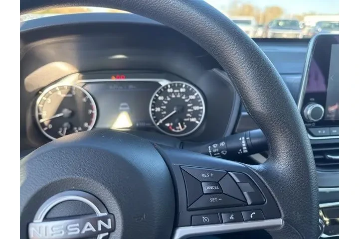 $20400 : Nissan Altima 2024 2.5 SV 4d image 7