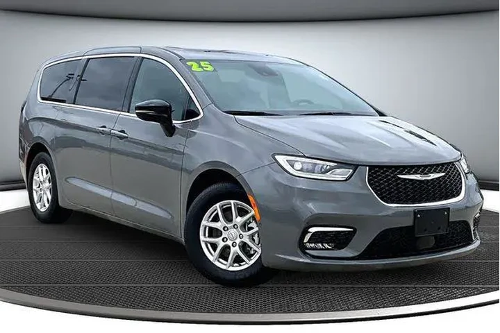 $34000 : Chrysler Pacifica 2025 Selec image 3