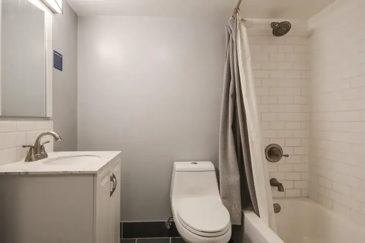 $1250 : 1 bed 1 bath image 3