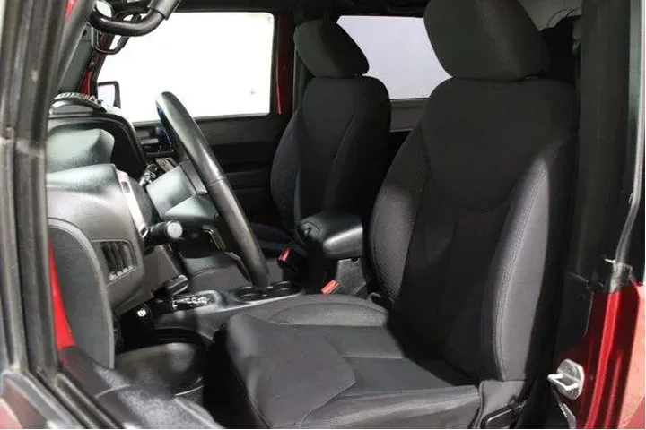 $17889 : Jeep Wrangler 2013 4x4 Sport image 5
