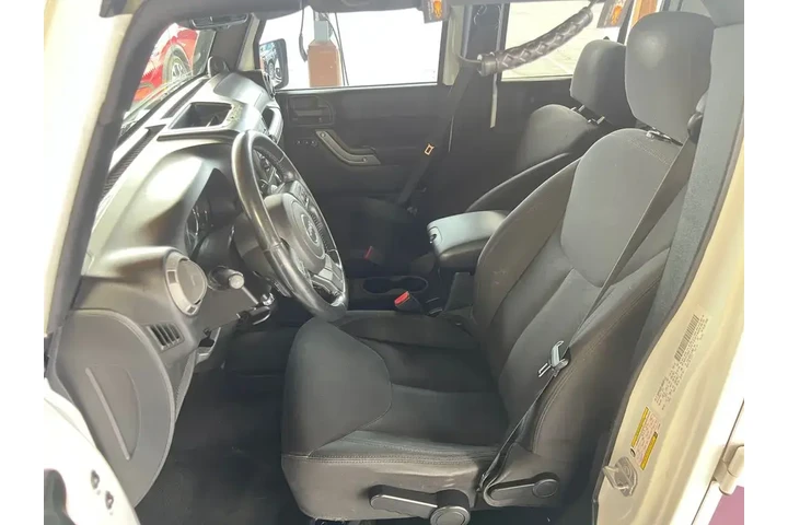 $16500 : Jeep Wrangler Unlimited 2014 image 4