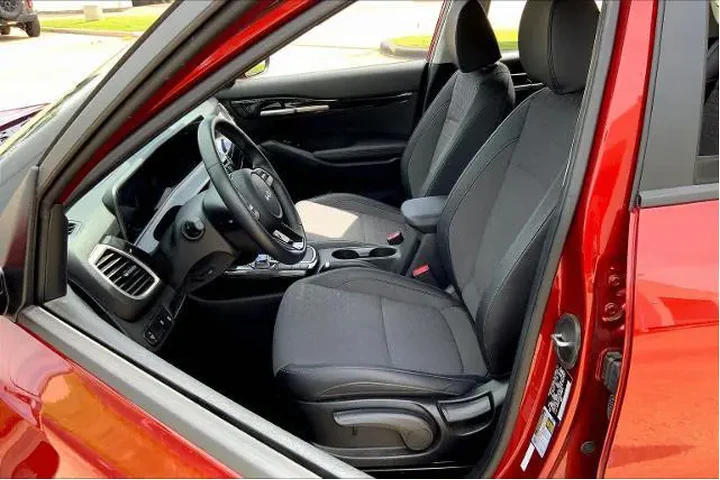 $23930 : Kia Seltos 2025 S 4dr SUV image 8