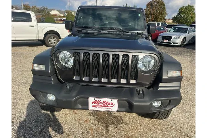 $27990 : Jeep Wrangler Unlimited 2021 image 2