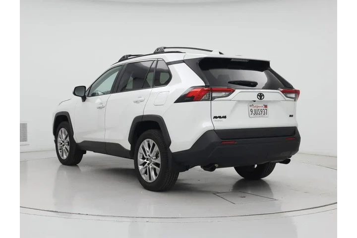 $31998 : Toyota RAV4 2023 XLE Premium image 2