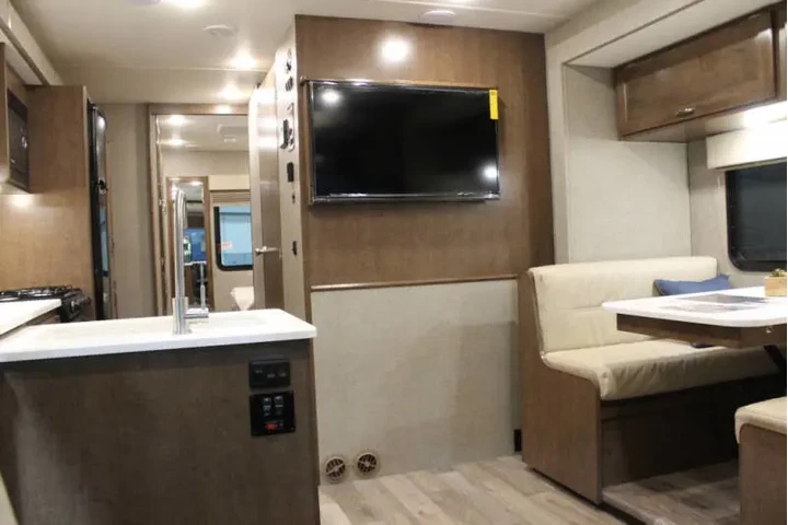 $69999 : 2020 Winnebago Intent 28y image 4