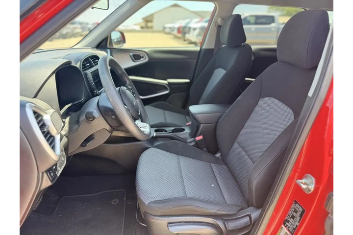 $15569 : Kia Soul 2022 LX 4dr Crossov image 9