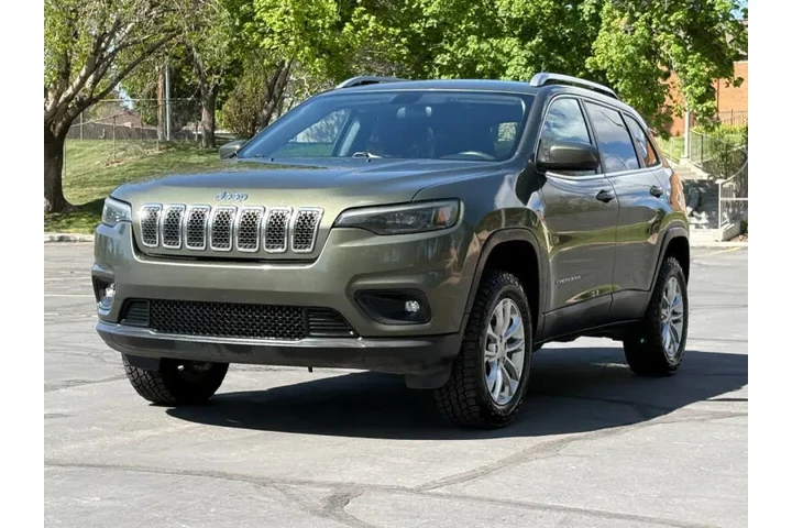 $10900 : 2019 Cherokee Latitude image 3