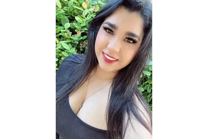 Chica mexicana hermosa delgada image 1