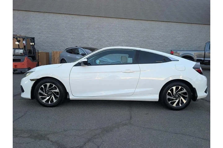 $13771 : Honda Civic 2016 LX 2dr Coup image 7