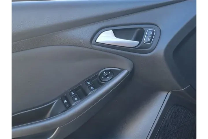 $9999 : Ford Focus 2015 SE 4dr Hatch image 9