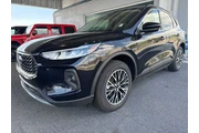 $29986 : Ford Escape Plug-In Hybrid 2 thumbnail