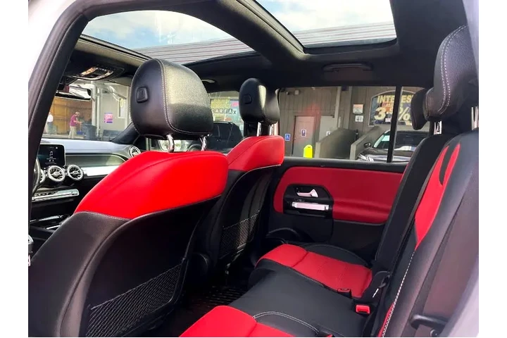 2021 Mercedes-Benz GLB-Class image 8