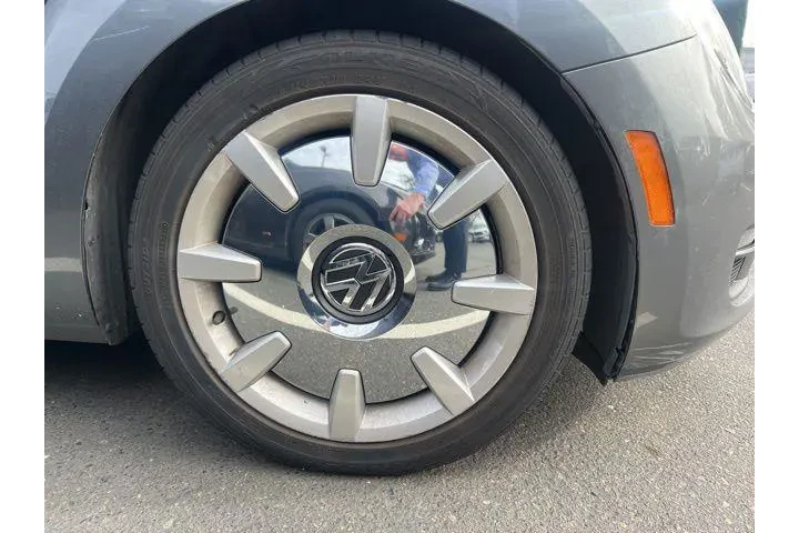 $11988 : Volkswagen Beetle 2012 2.5L image 4