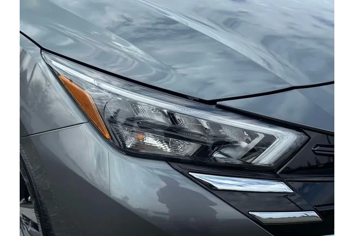 $17625 : Nissan Versa 2025 SV 4dr Sed image 9