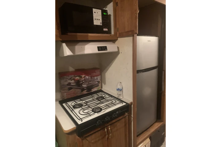 $1300 : Traila en renta image 4