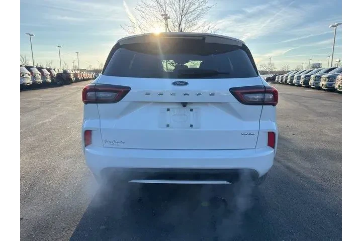 $21000 : Ford Escape 2023 AWD ST-Line image 5