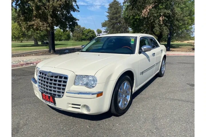 $9495 : 2010 300 C HEMI image 4