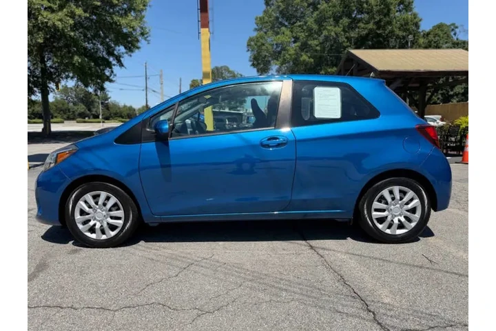 2015 Yaris 3-Door L image 6