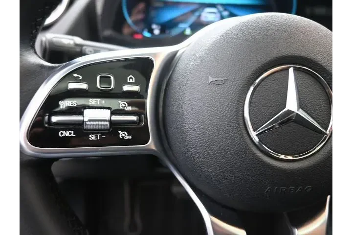 $24677 : Mercedes-Benz GLA 2022 GLA 2 image 2