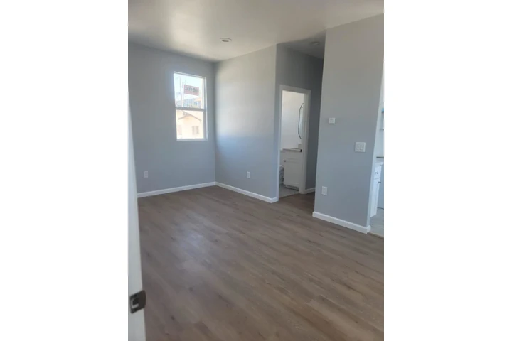 $1900 : 1/1 $1900 Silverlake Brand new image 4