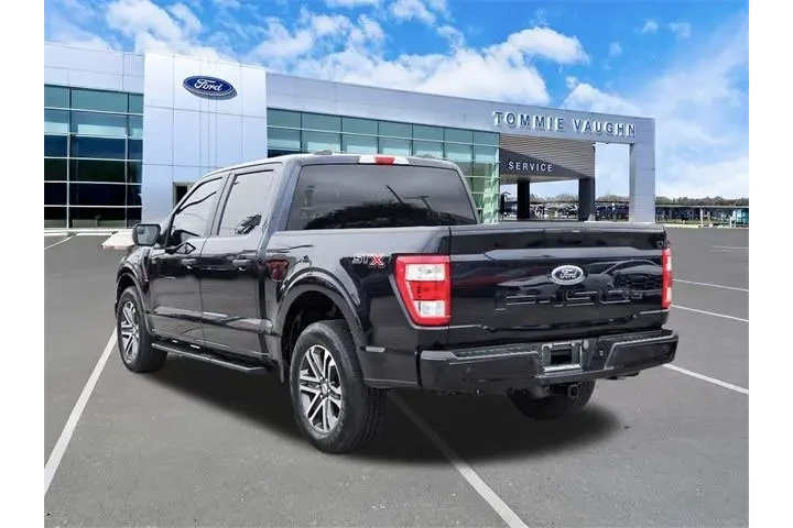 $33649 : Ford F-150 2023 4x2 XL 4dr S image 2