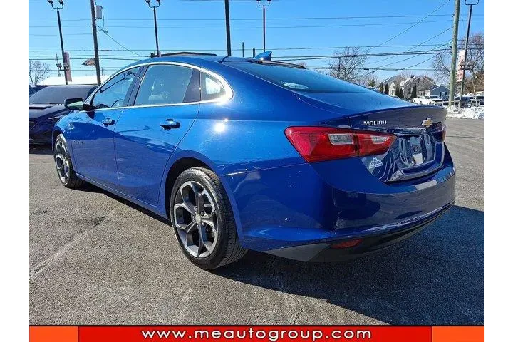 $17987 : Chevrolet Malibu 2023 LT 4dr image 3