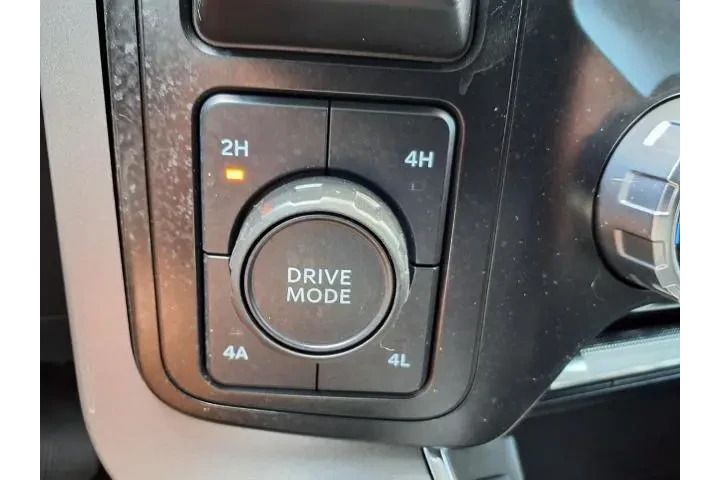 $39988 : Ford F-150 2023 4x4 Lariat 4 image 5