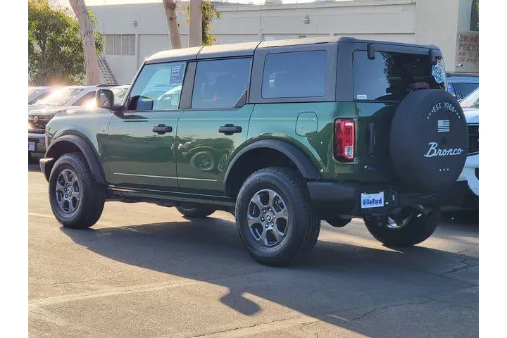 $38469 : Ford Bronco 2023 4x4 Black D image 2