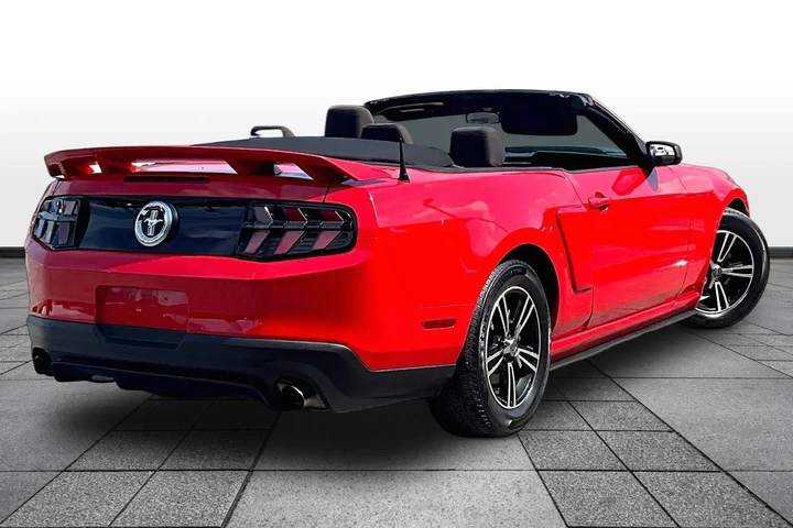 $1500 : MUSTANG CONVERTIBLE 2D image 1