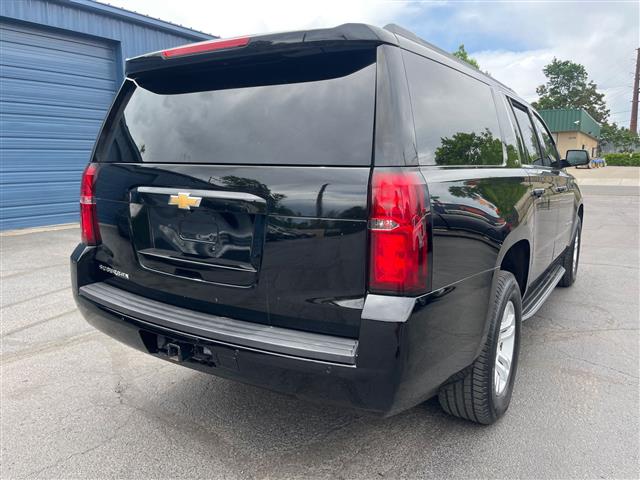 $21654 : 2017 Suburban LT, 8 PASSENGER image 5