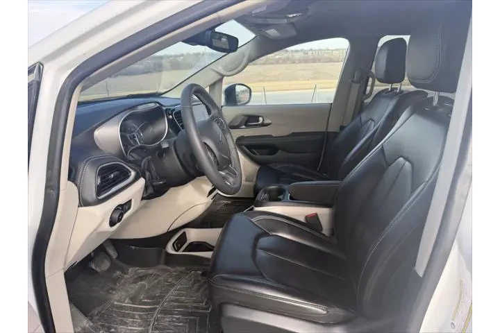 $34700 : Chrysler Pacifica 2023 AWD T image 4