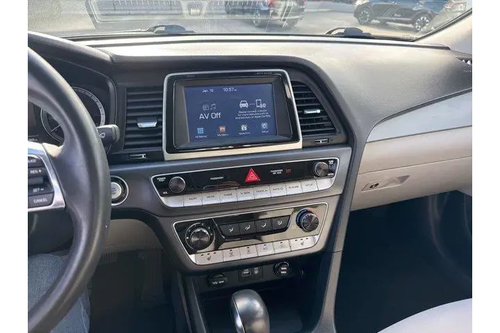 $14798 : Hyundai SONATA 2018 SEL+ 4dr image 3