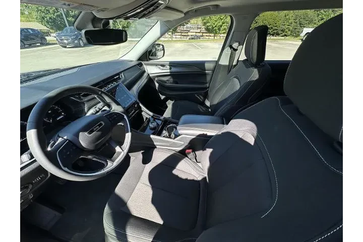 $32280 : Jeep Grand Cherokee L 2023 4 image 10