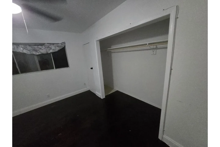 $900 : Recámara en Norwalk image 4